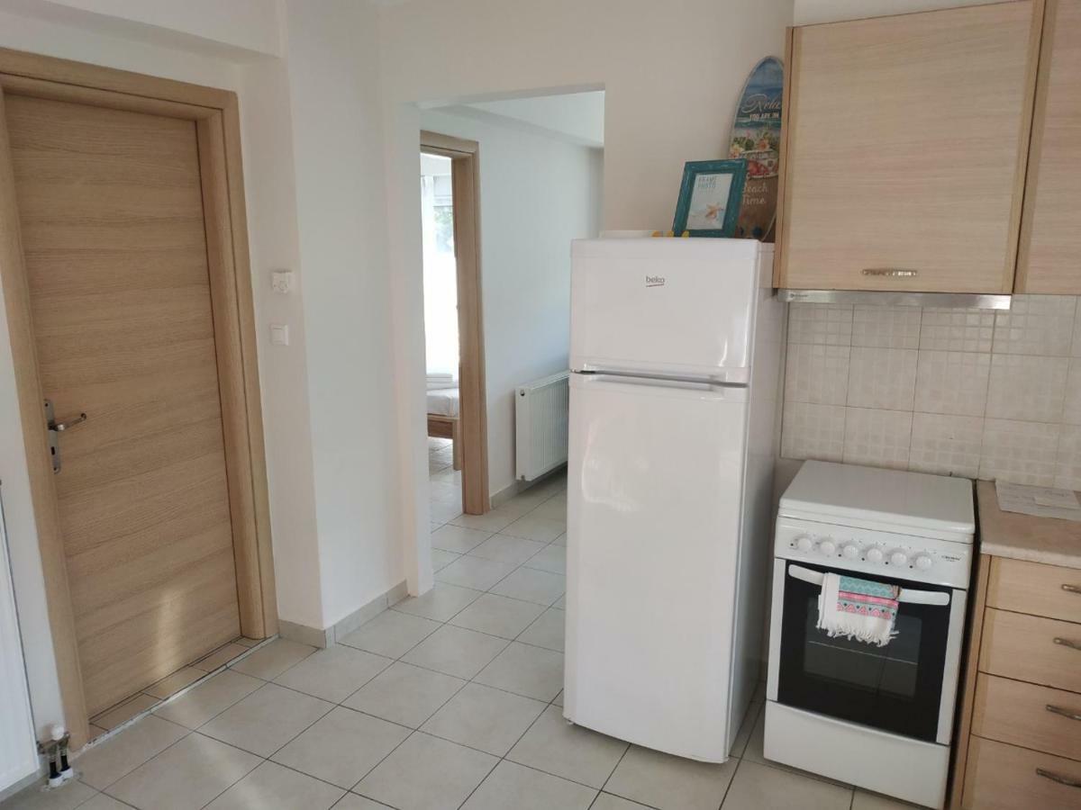 Ourania'S Apartments Kamena Vourla Bagian luar foto